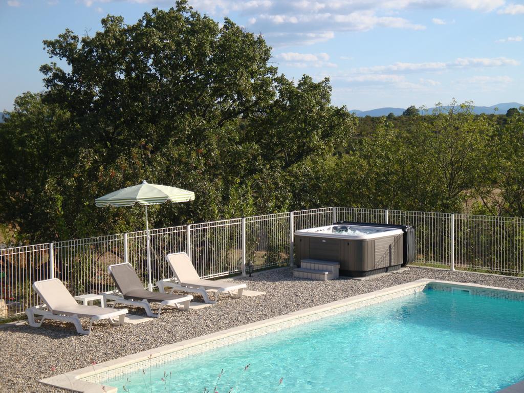 Les Villas De Perret Joyeuse Kamer foto