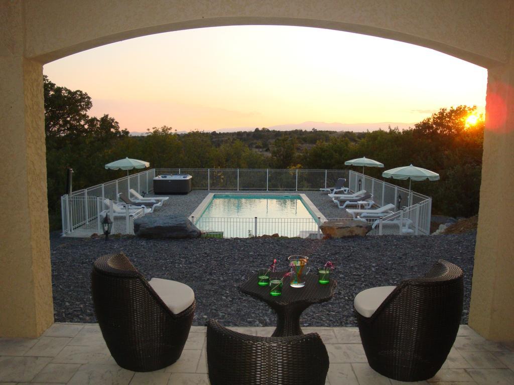 Les Villas De Perret Joyeuse Kamer foto